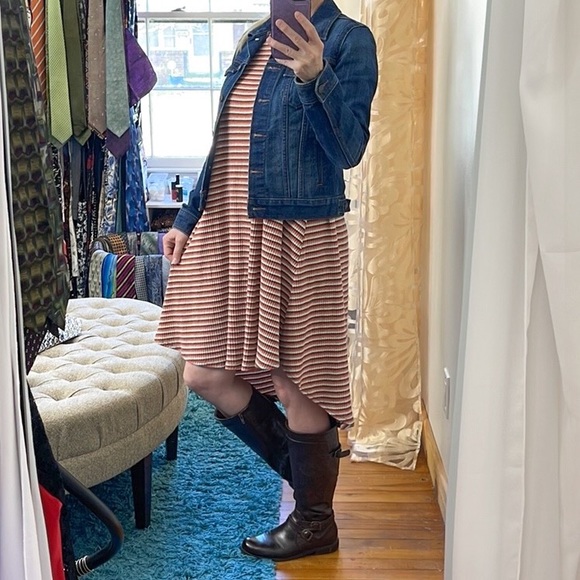 💕Beautiful Striped & Ribbed Lularoe Carly Dress💕 - Picture 6 of 14